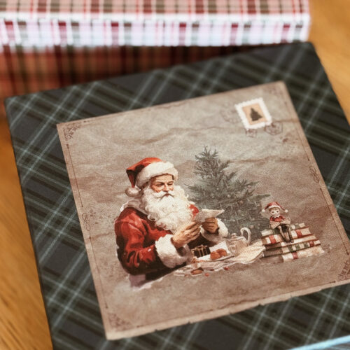 tris di scatole tartan quadrate